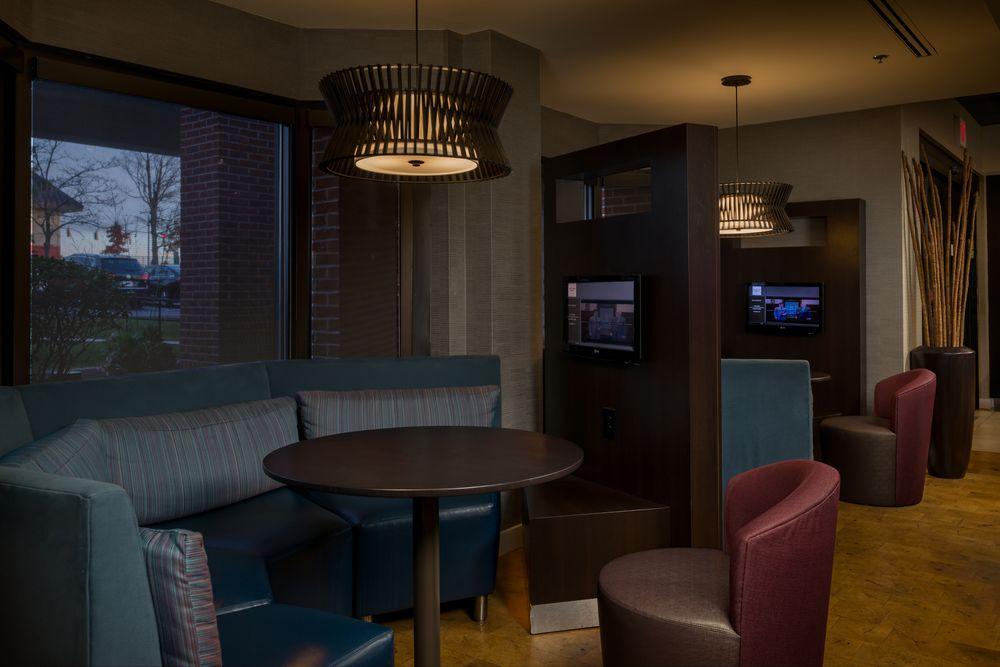 Courtyard By Marriott New Haven Orange Hotel Exterior photo