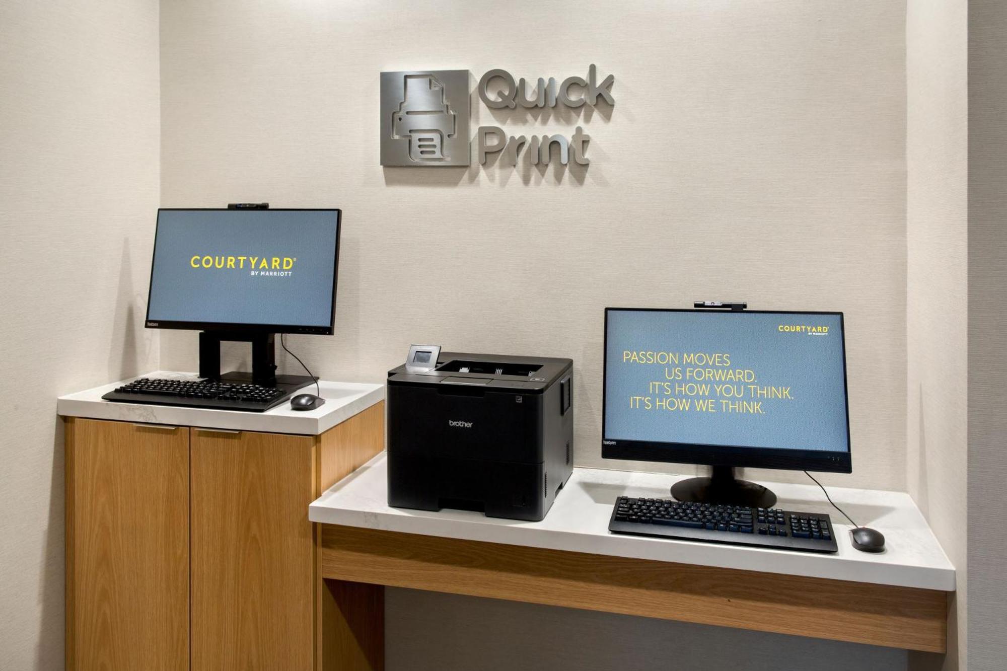 Courtyard By Marriott New Haven Orange Hotel Exterior photo