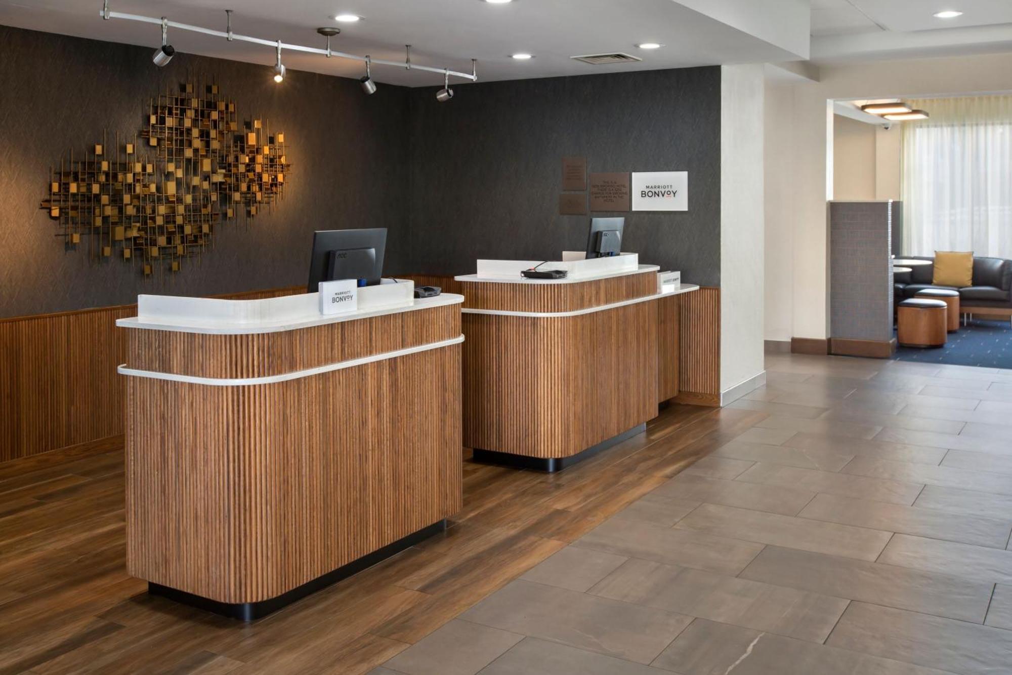 Courtyard By Marriott New Haven Orange Hotel Exterior photo