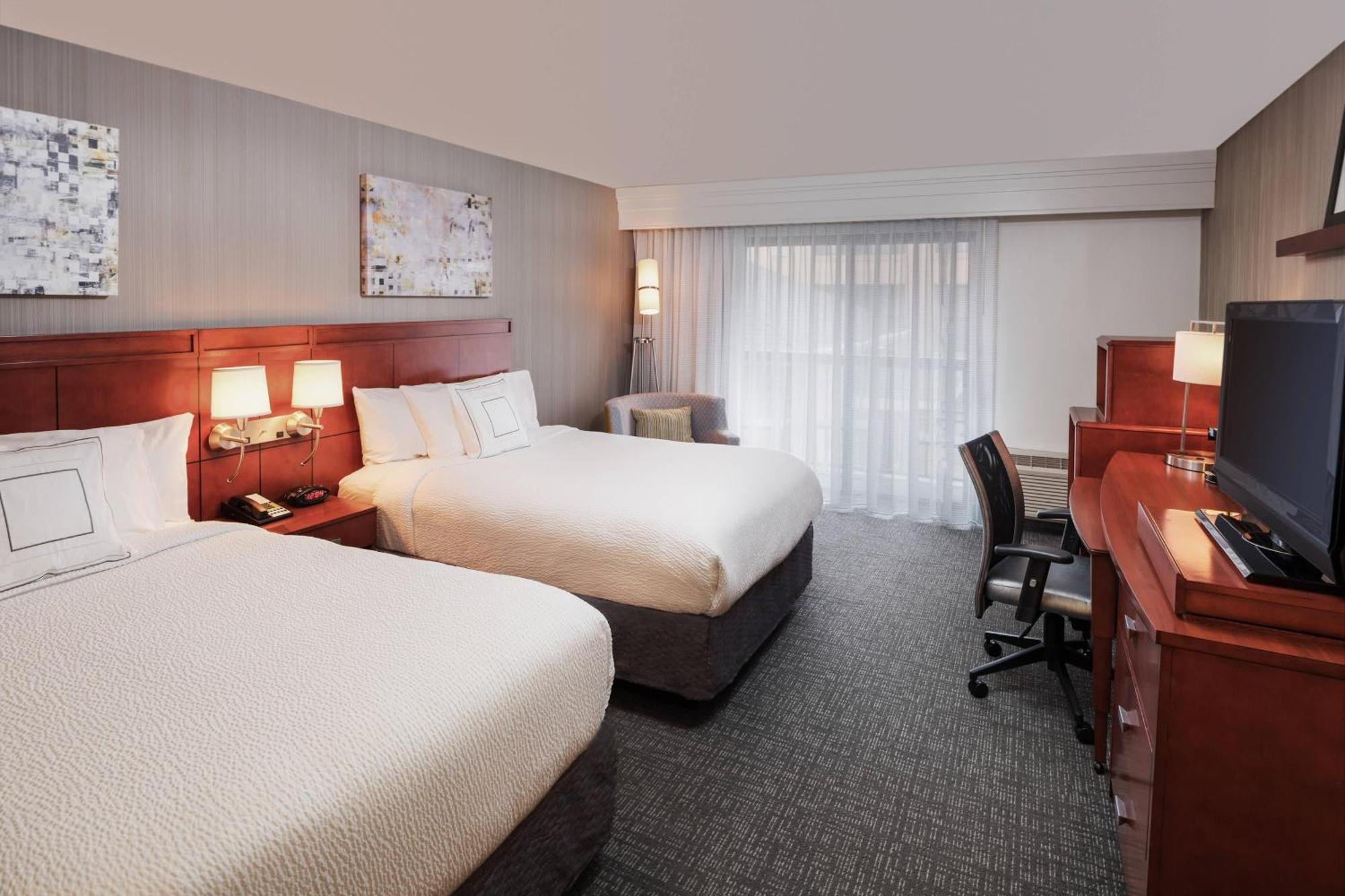 Courtyard By Marriott New Haven Orange Hotel Exterior photo