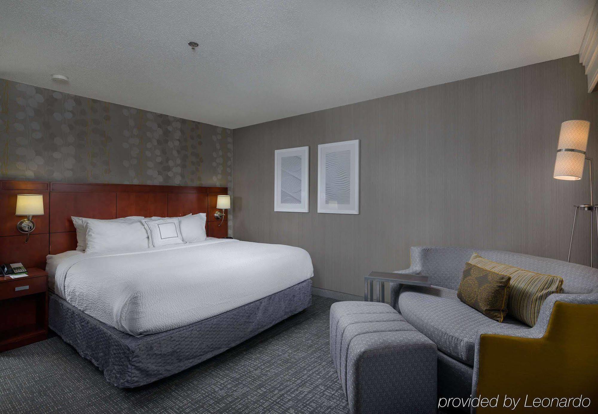 Courtyard By Marriott New Haven Orange Hotel Exterior photo